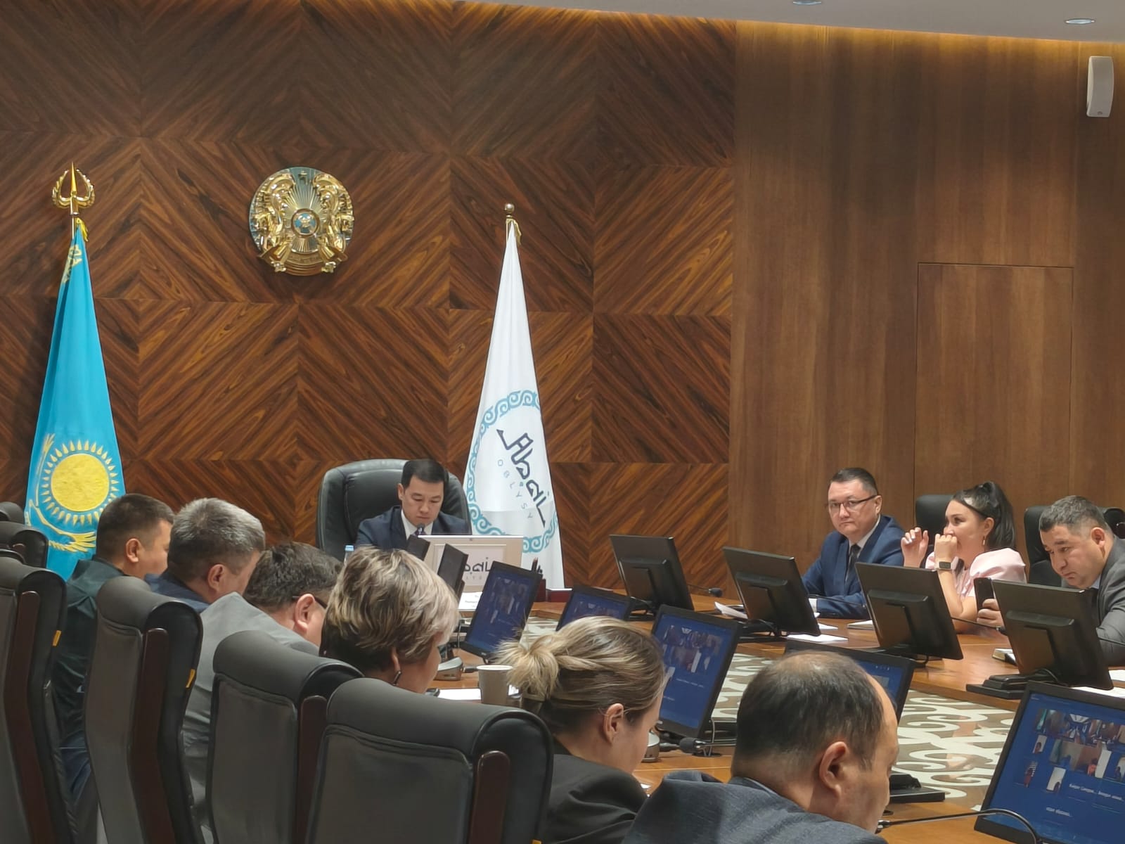 Адам құқықтары жөніндегі уәкілдің Абай облысы бойынша өкілі Д. Жұмагелдин Абай облысының Кәмелетке толмағандардың істері және олардың құқықтарын қорғау жөніндегі комиссиясының отырысына қатысты.