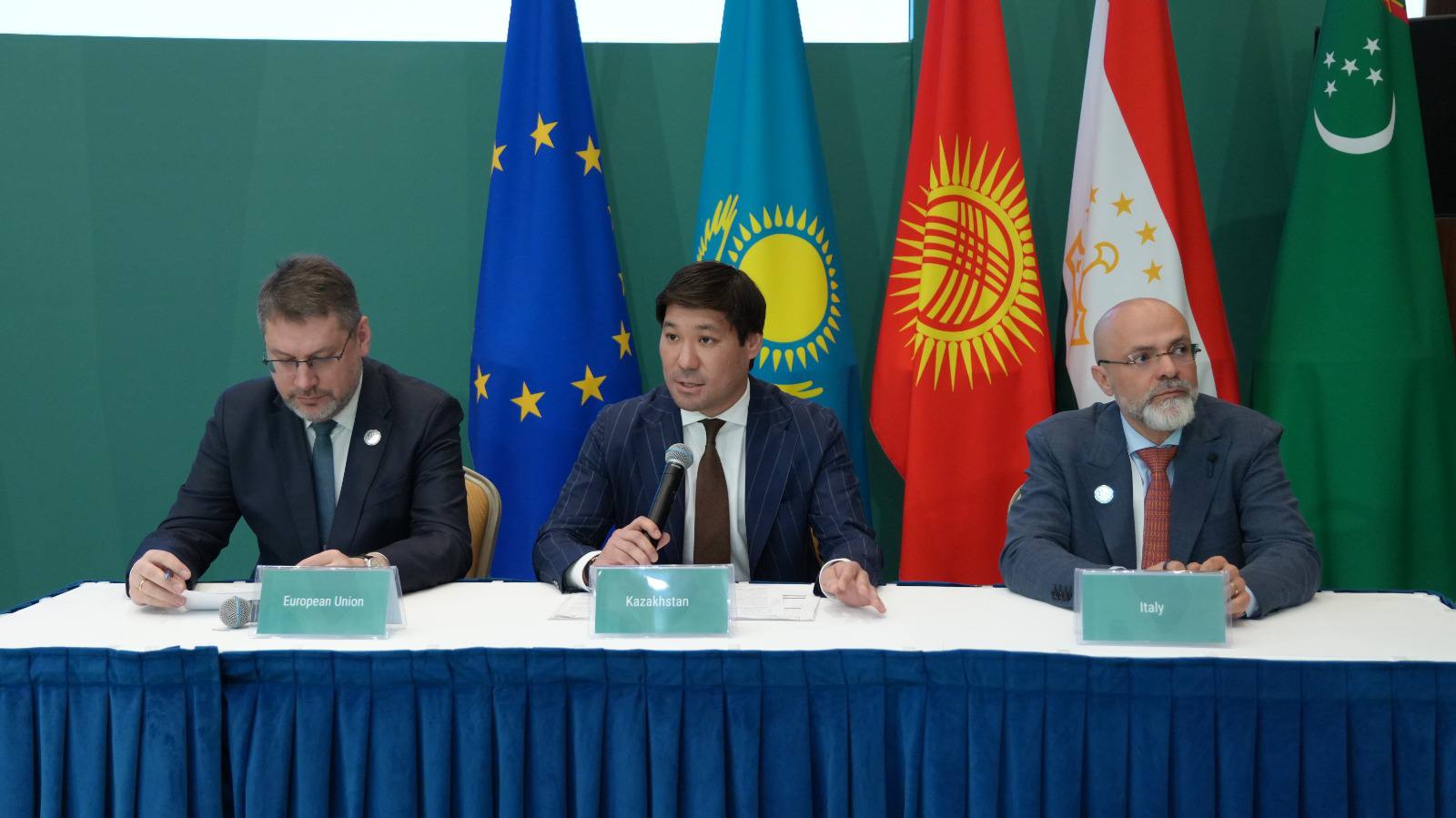 «Еуропа командасы» бастамасының сессия қорытындысы бойынша – ЕО-Орталық Азия: Орталық Азиядағы су ресурстары, энергетика және климаттың өзгеруі мәселелері жөніндегі жоғары деңгейдегі кездесуден кейін пресс-конференция өтті