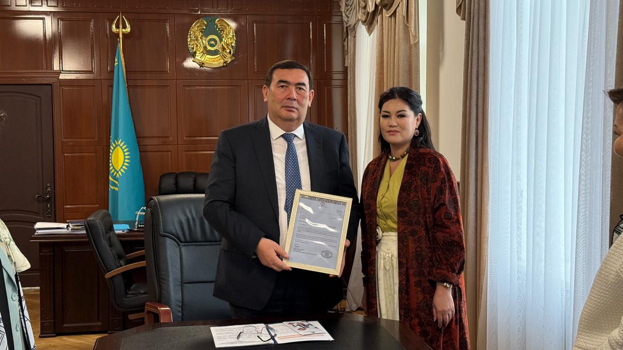 Қала әкімі Қазақстан этнодизайнерлер одағының президенті Салтанат Жапарованы қабылдады