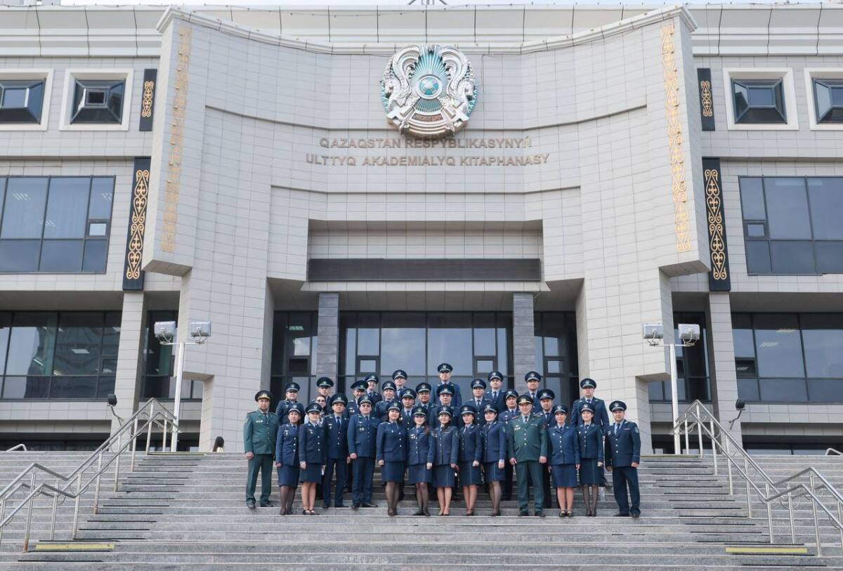 ІІМ жас қызметкерлері Ұлттық кітап күніне орай кітапханаға барды