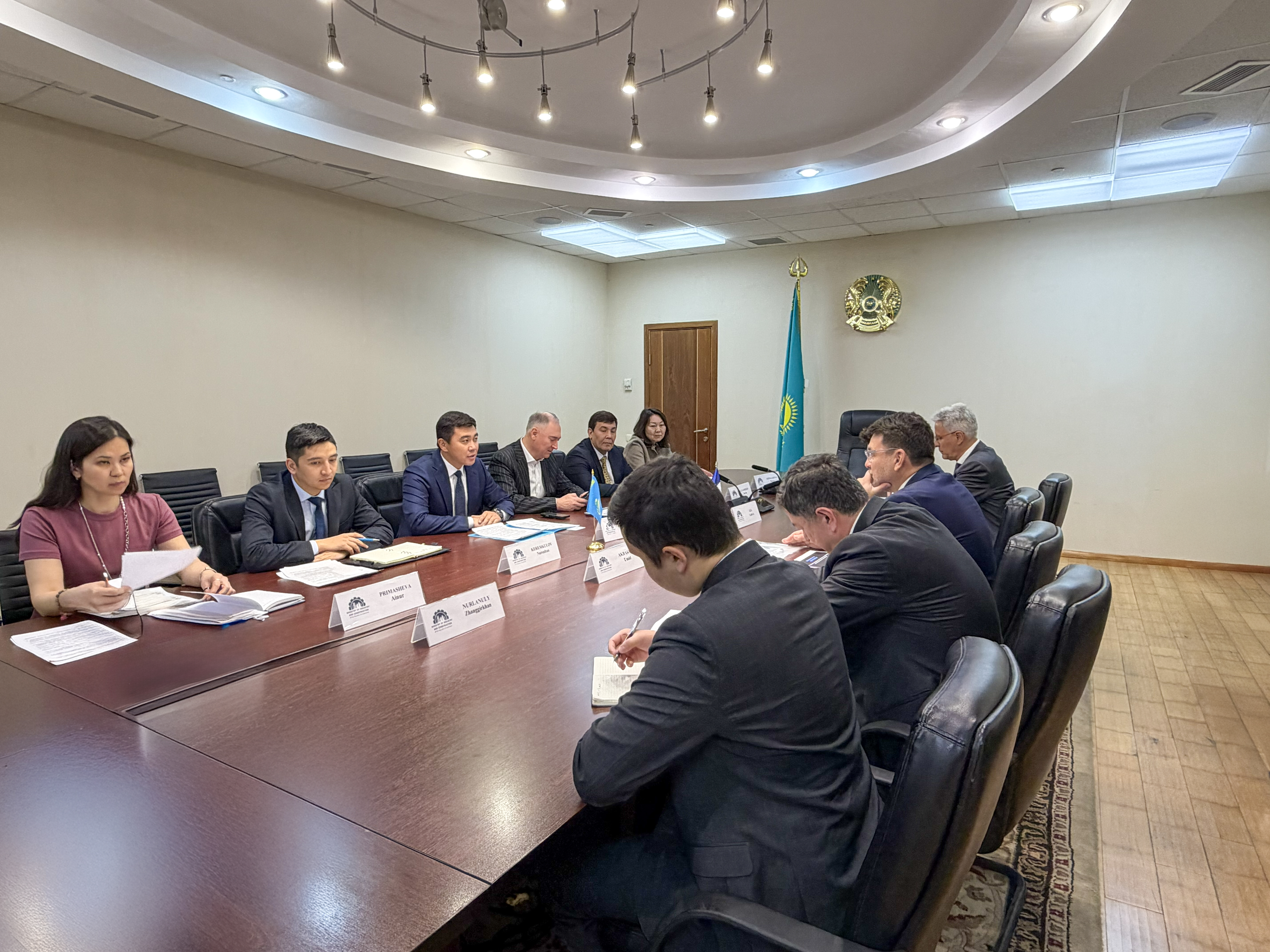 Куандык Кажкенов обсудил с SUEZ и Veolia развитие водной инфраструктуры Казахстана