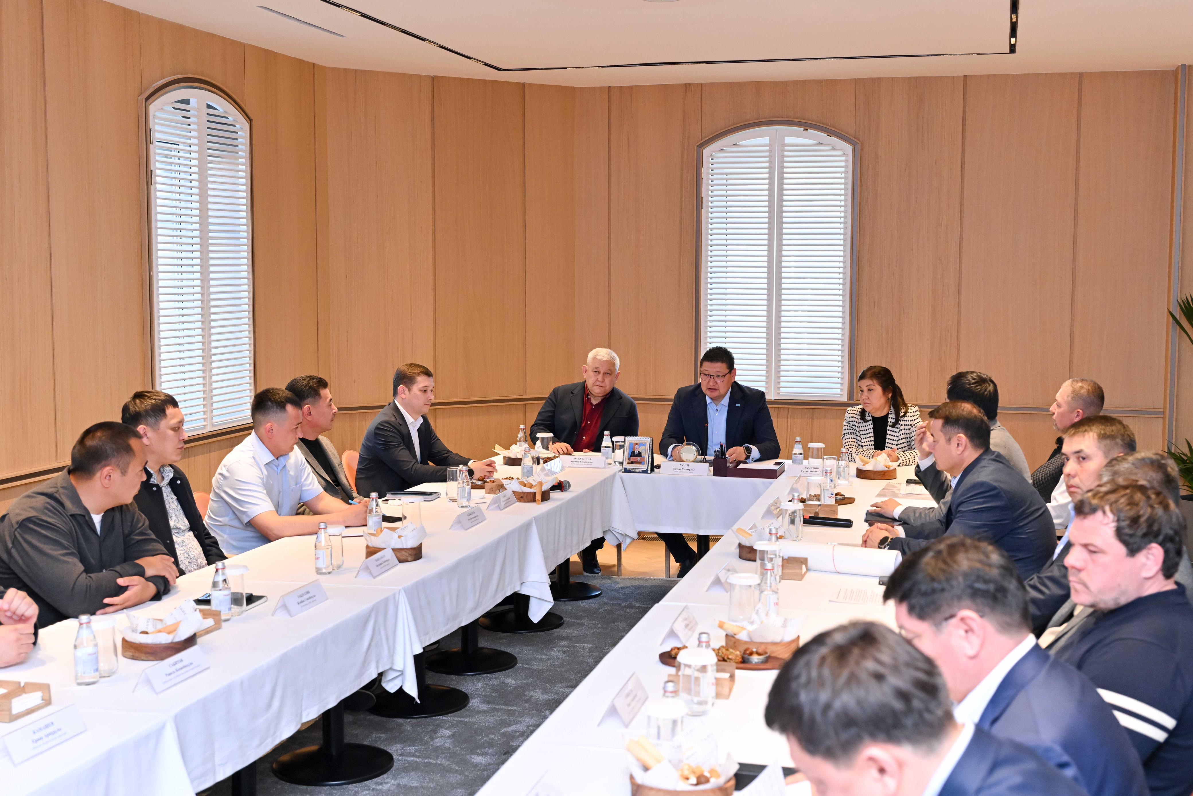 Облыс әкімі құрылыс саласындағы инвесторлармен кездесті