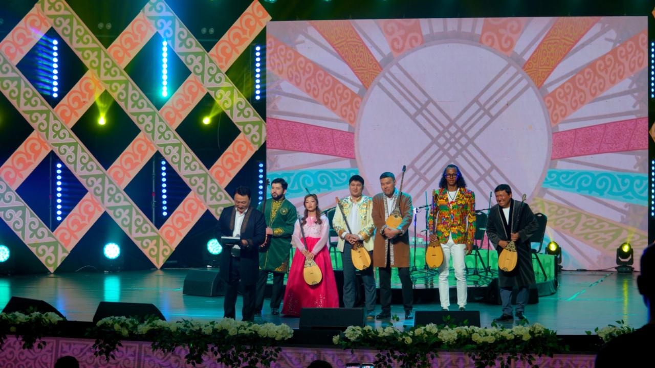 «Закон и порядок»: в Астане прошел республиканский айтыс с участием представителей различных этносов