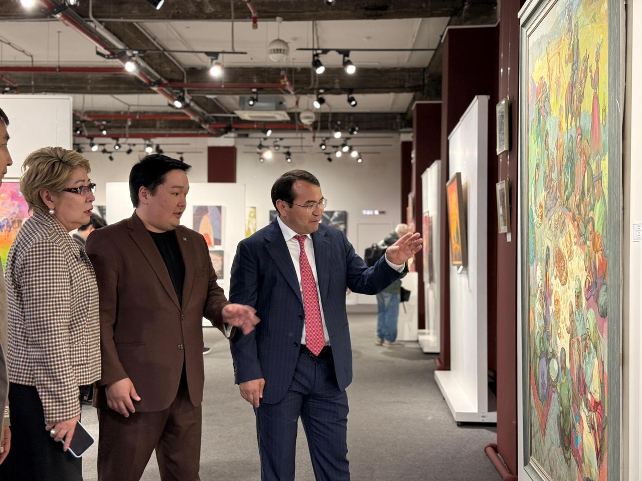 Алматыда Суретшілер одағының 90 жылдығына арналған альбом таныстырылып, жас таланттардың көрмесі ашылды