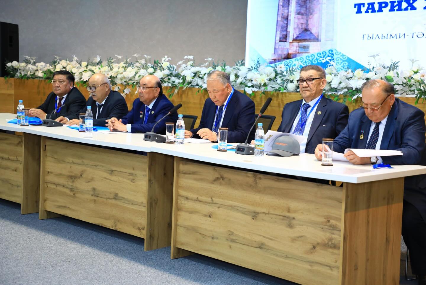 ТҮРКІСТАНДА ҚАЗАҚ ҚОҒАМЫНДАҒЫ БИЛЕР ИНСТИТУТЫ: ТАРИХ ЖӘНЕ ТАҒЫЛЫМ АТТЫ ҒЫЛЫМИ-ТӘЖІРИБЕЛІК КОНФЕРЕНЦИЯ ӨТТІ