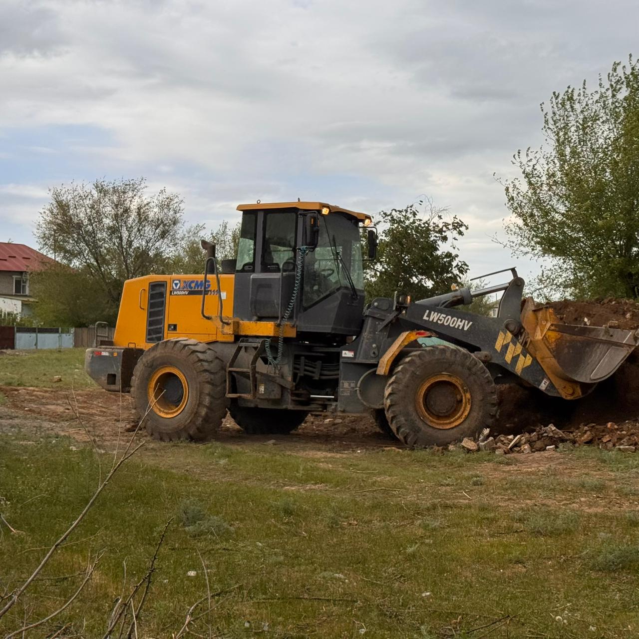 Қонаевта 30 жыл жиналмаған қоқыс үйінділері тазаланды