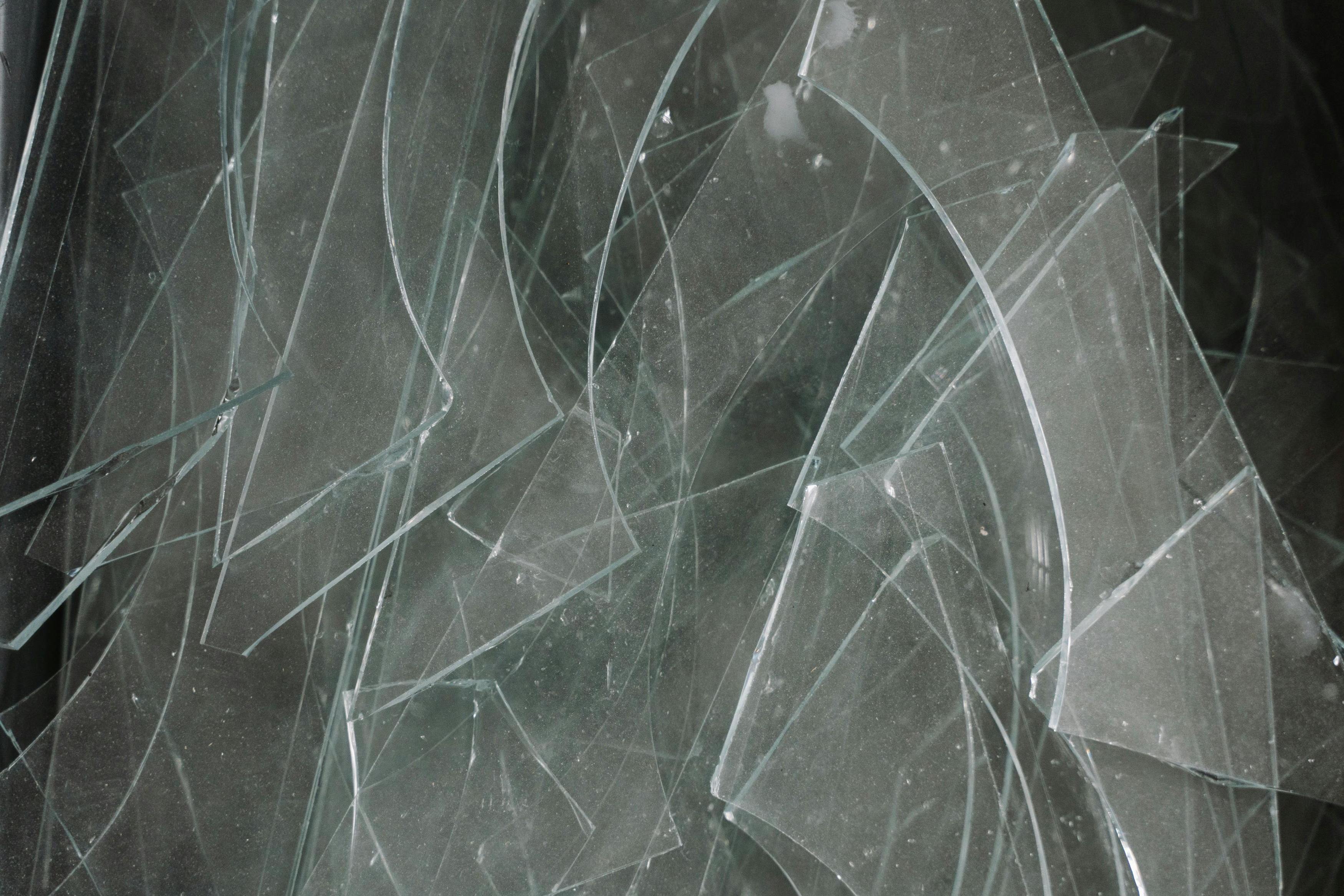 Как новые стандарты делают  стекло в Казахстане безопаснее?