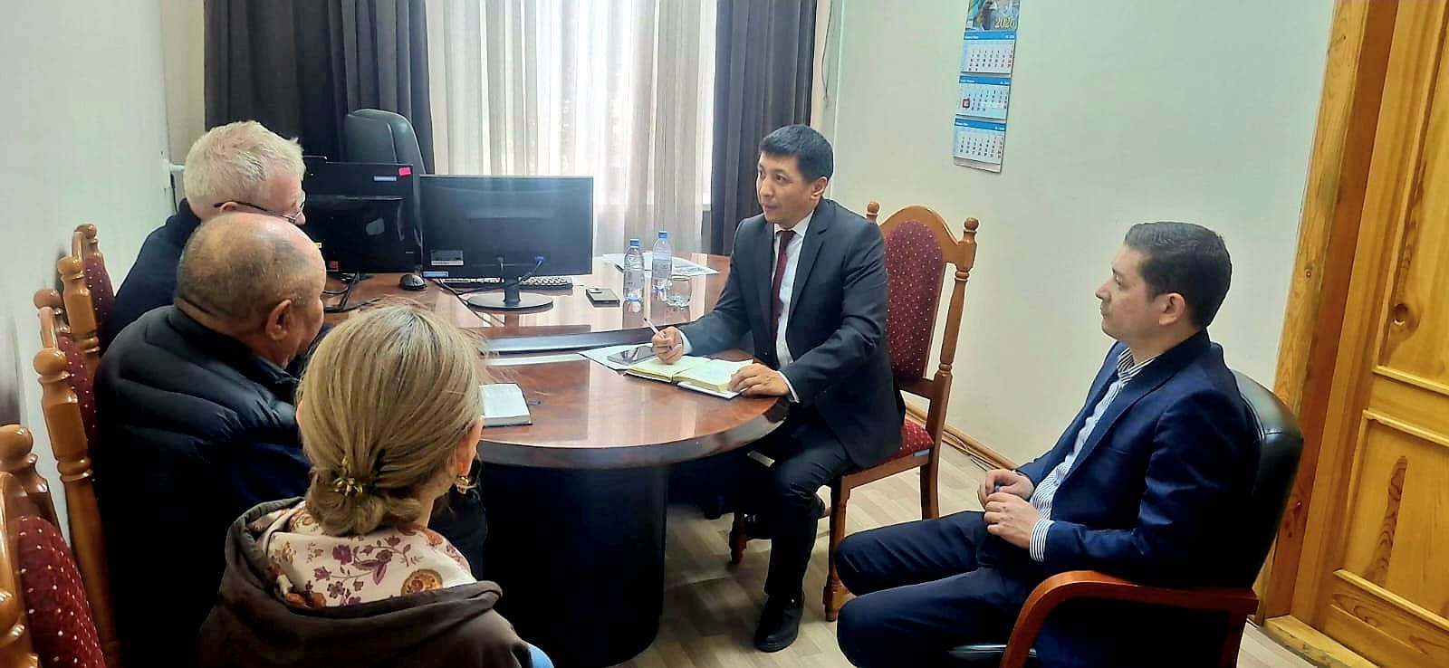 Семей қаласы мәслихатының №9 сайлау округі бойынша&nbsp; депутаты Рауан Есмағанбетов азаматтарды жеке мәселелері бойынша қабылдад