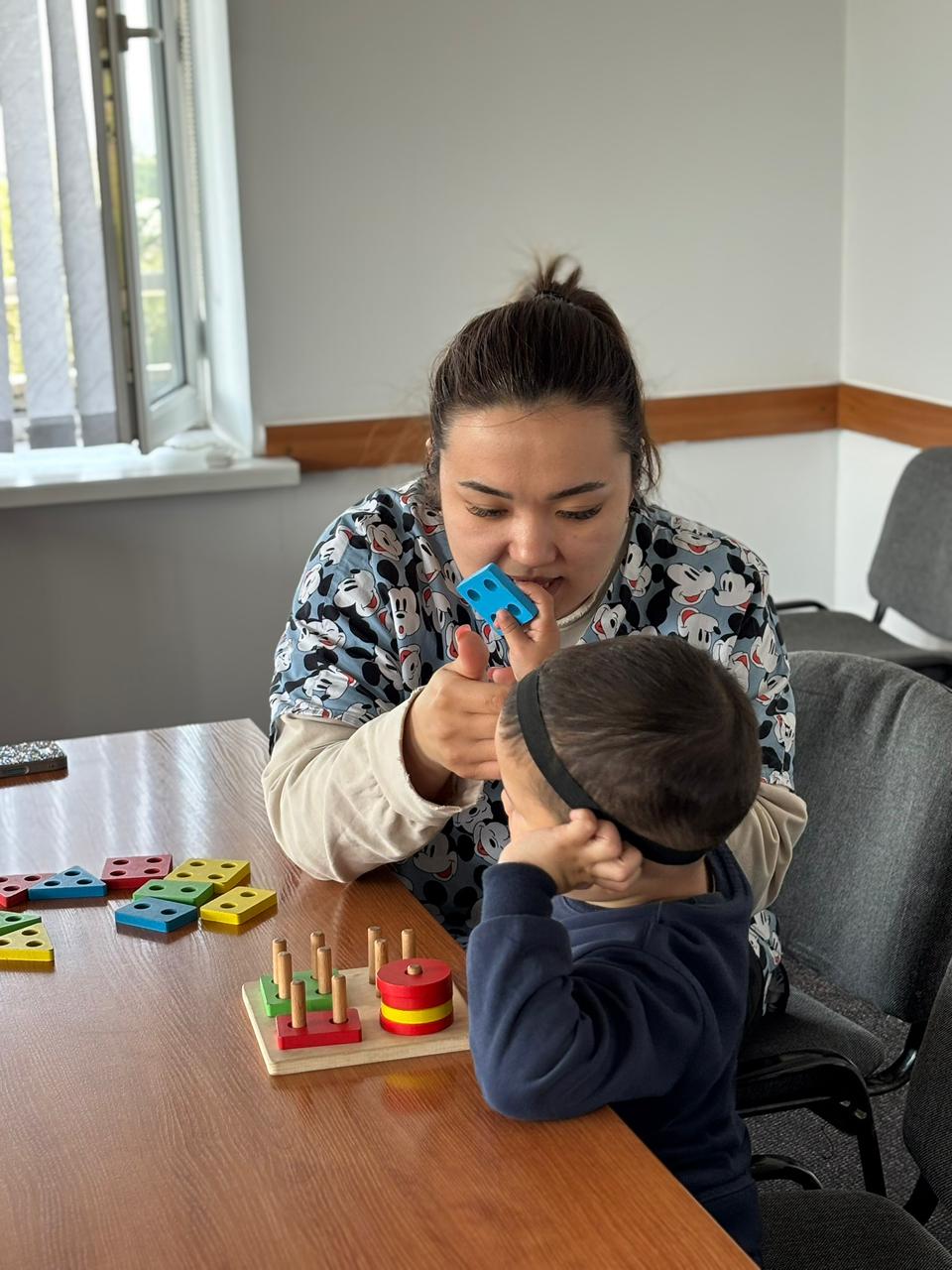 В Казахстане стартовал новый сезон круглосуточной слухоречевой реабилитации детей после кохлеарной имплантации