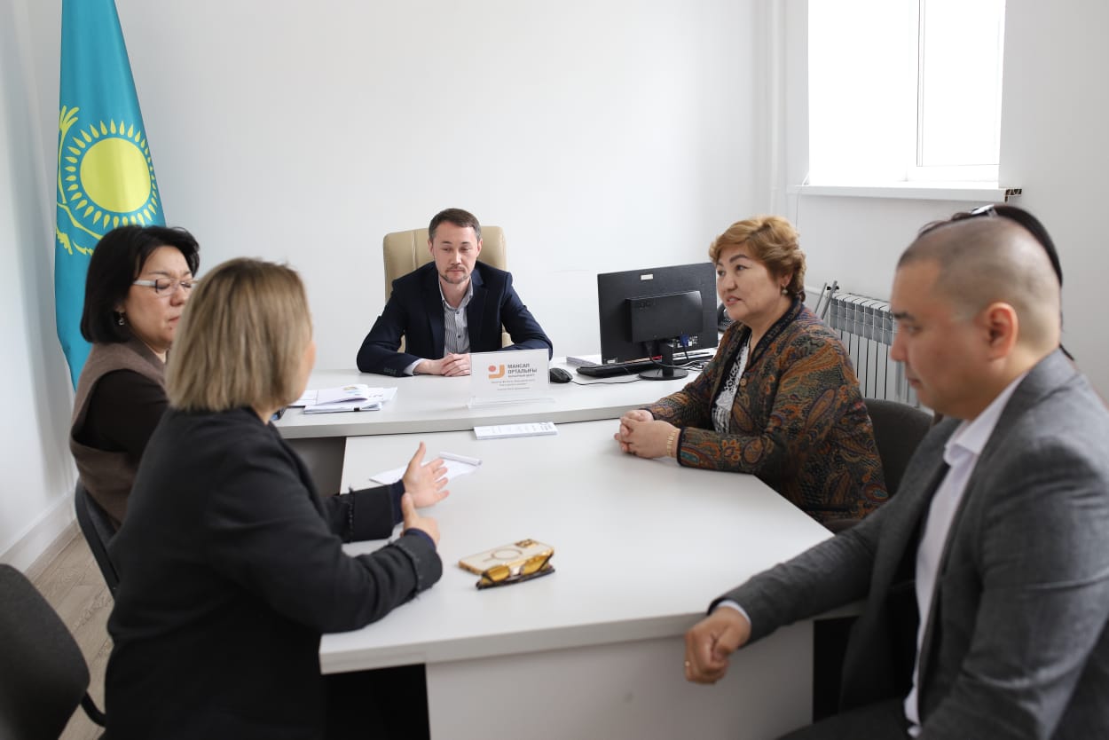 Павлодар облыстық мәслихатының депутаттары өңірдің мансаптық орталықтарының жұмысымен танысты