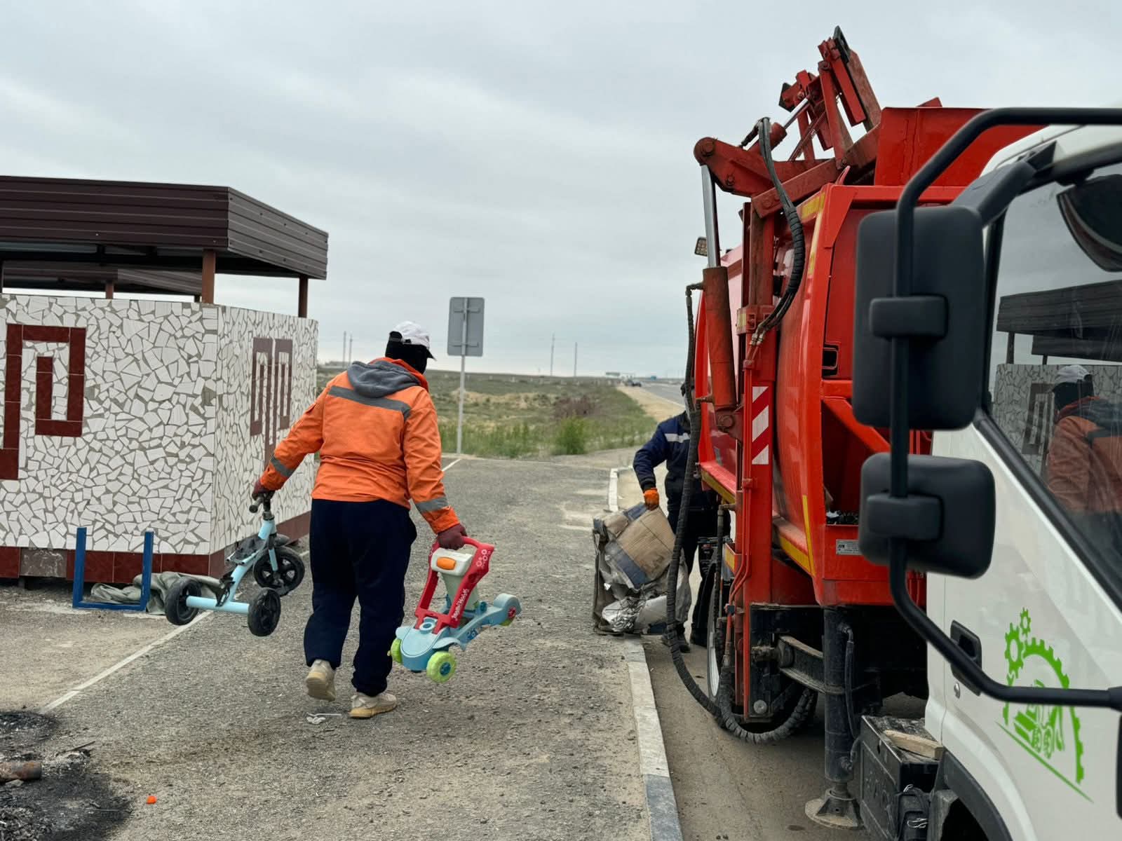 «Таза Қарақия» жол бойындағы аумақтарды ретке келтірді