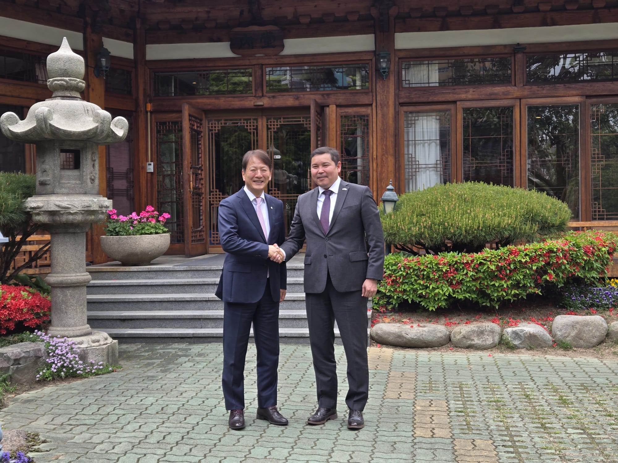 Қазақстан Республикасының Пусан қаласындағы Бас консулы болашақ инновациялар жөніндегі вице-мэрмен келіссөздер жүргізді