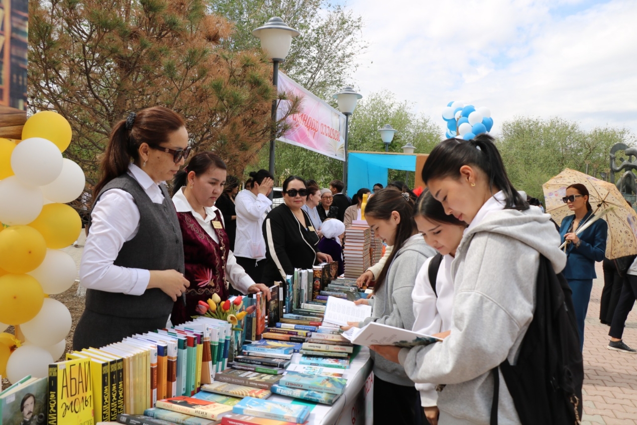 КІТАПХАНА – РУХАНИ ҚАЗЫНА ОРДАСЫ