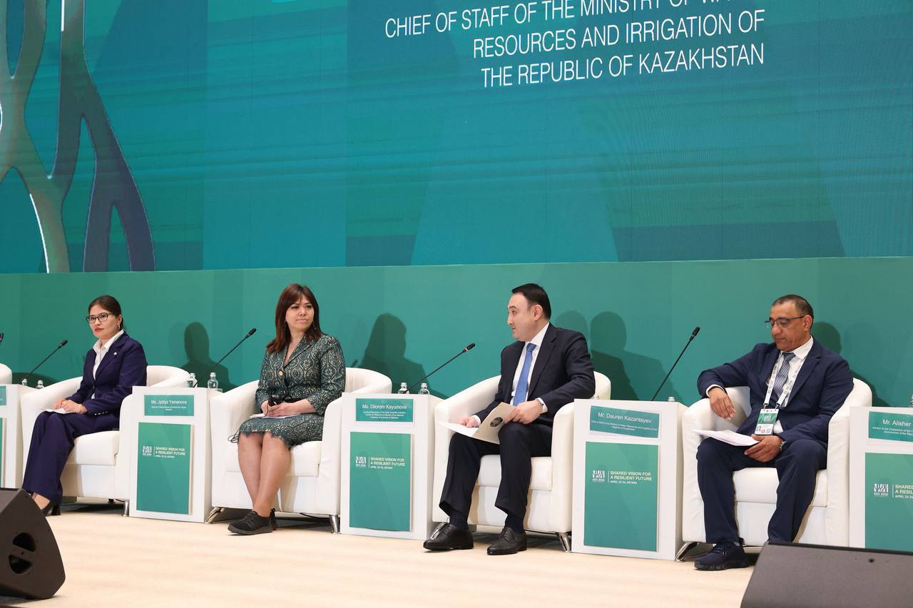 Су ресурстары және ирригация министрлігі аппаратының басшысы Дәурен Қазантаев панельдік пікірталасқа қатысып, ведомствоның су ресурстарын басқаруға және ұлттық деңгейде шешім қабылдау үдерістеріне әйелдердің қатысуын қамтамасыз ету бағытында атқарып жатқан жұмыстары туралы айтты.