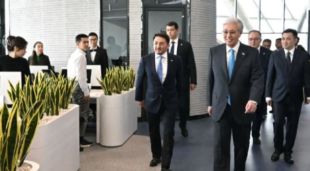 Президент Қасым-Жомарт Тоқаев Alem.ai халықаралық жасанды интеллект орталығын аралап көрді