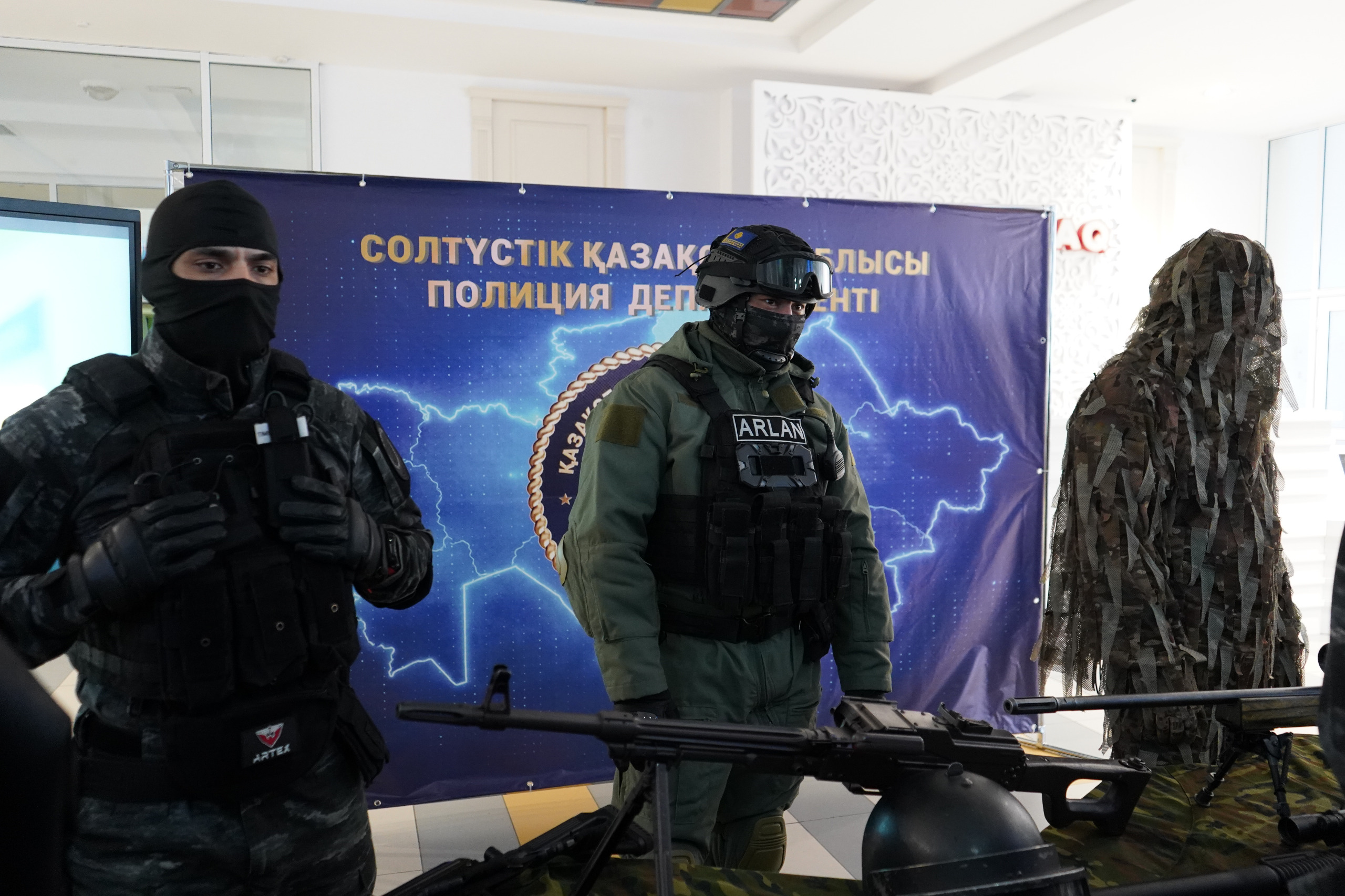 Робот-ит, дрондар және қару-жарақ: Петропавлда полиция мектеп оқушыларын таңғалдырды