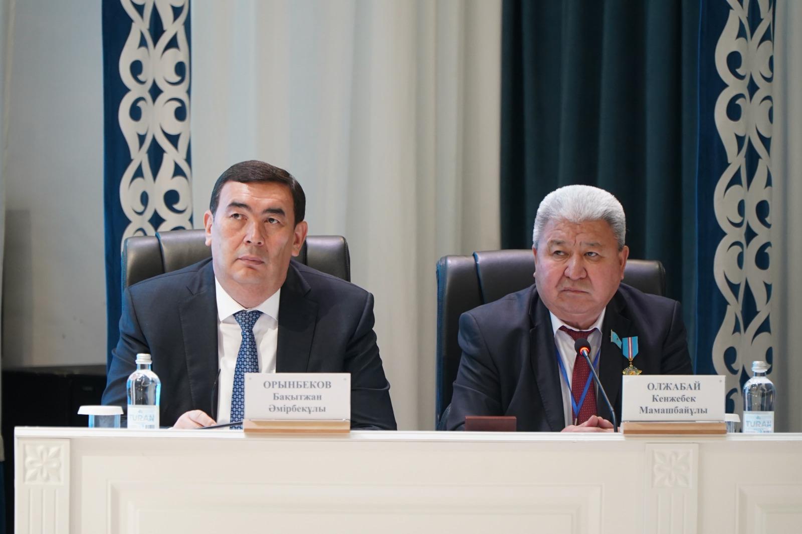 Қала әкімі өңірлік мәслихаттардың семинар-кеңесіне қатысты