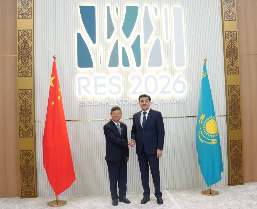 Қытай Халық Республикасының Экология және қоршаған орта министрі Хуан Рунцюмен кездесу