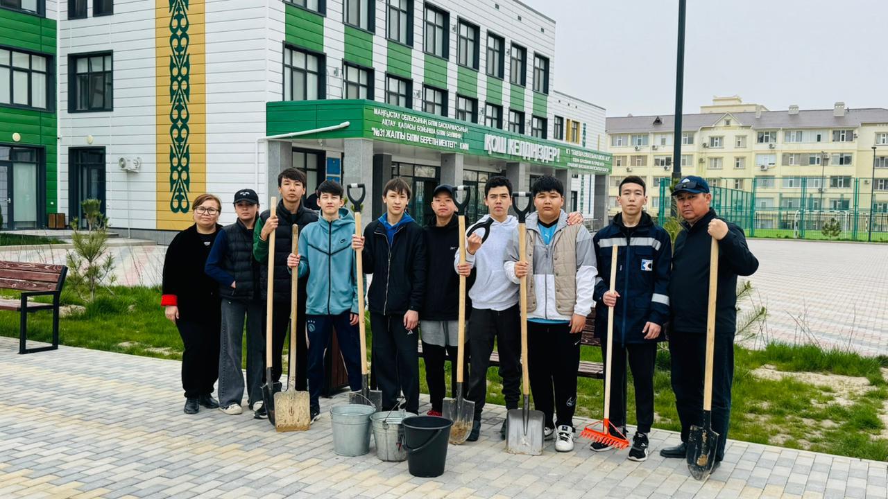 Учащиеся школ «Келешек мектептері» активно участвуют в акции «Таза Қазақстан»