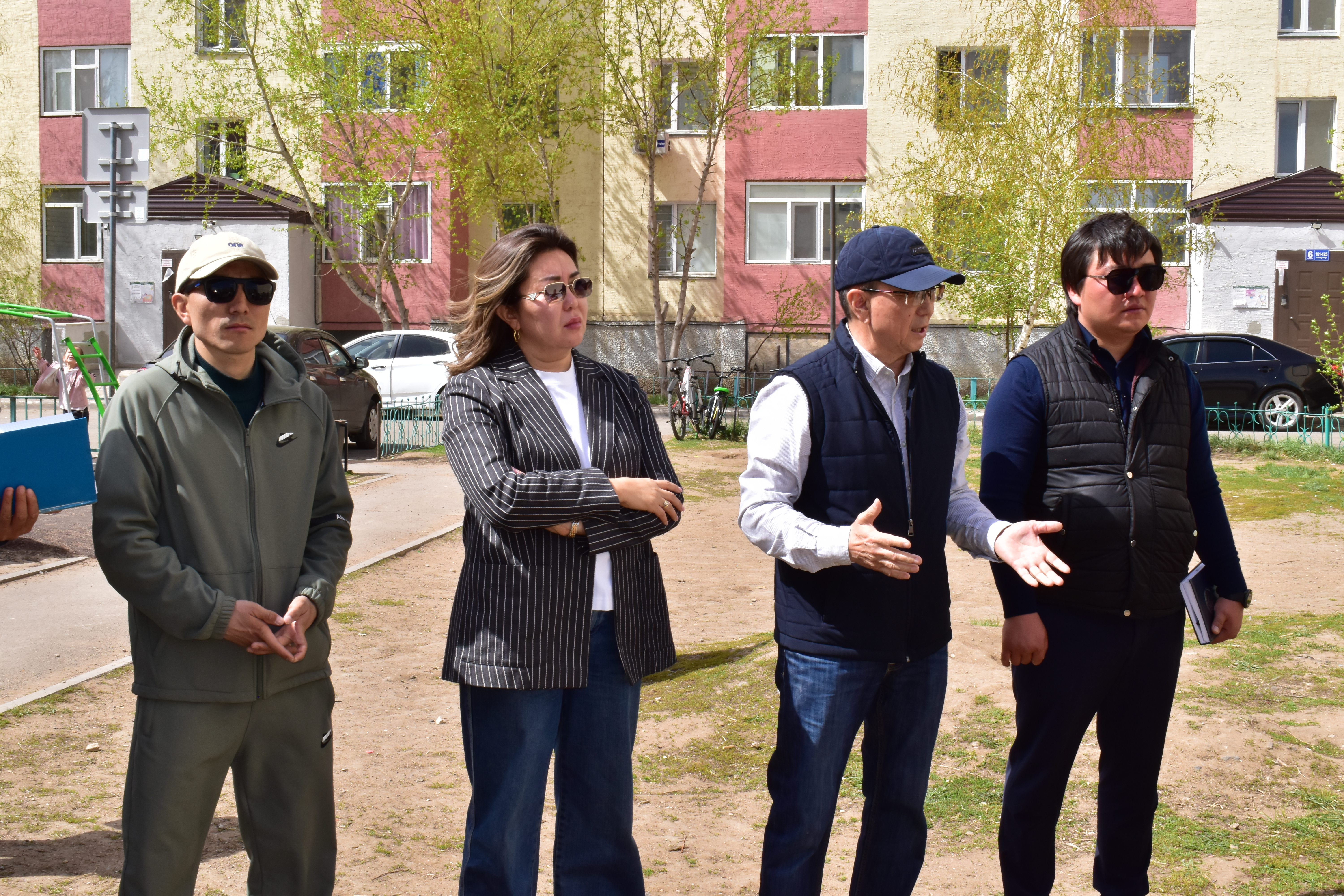 МӘСЛИХАТ ДЕПУТАТТАРЫ ЕСЕПТІК КЕЗДЕСУЛЕР ӨТКІЗУДЕ