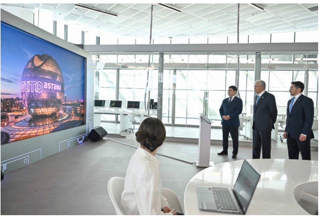 Мемлекет басшысы Alem.AI халықаралық жасанды интеллект орталығына барды