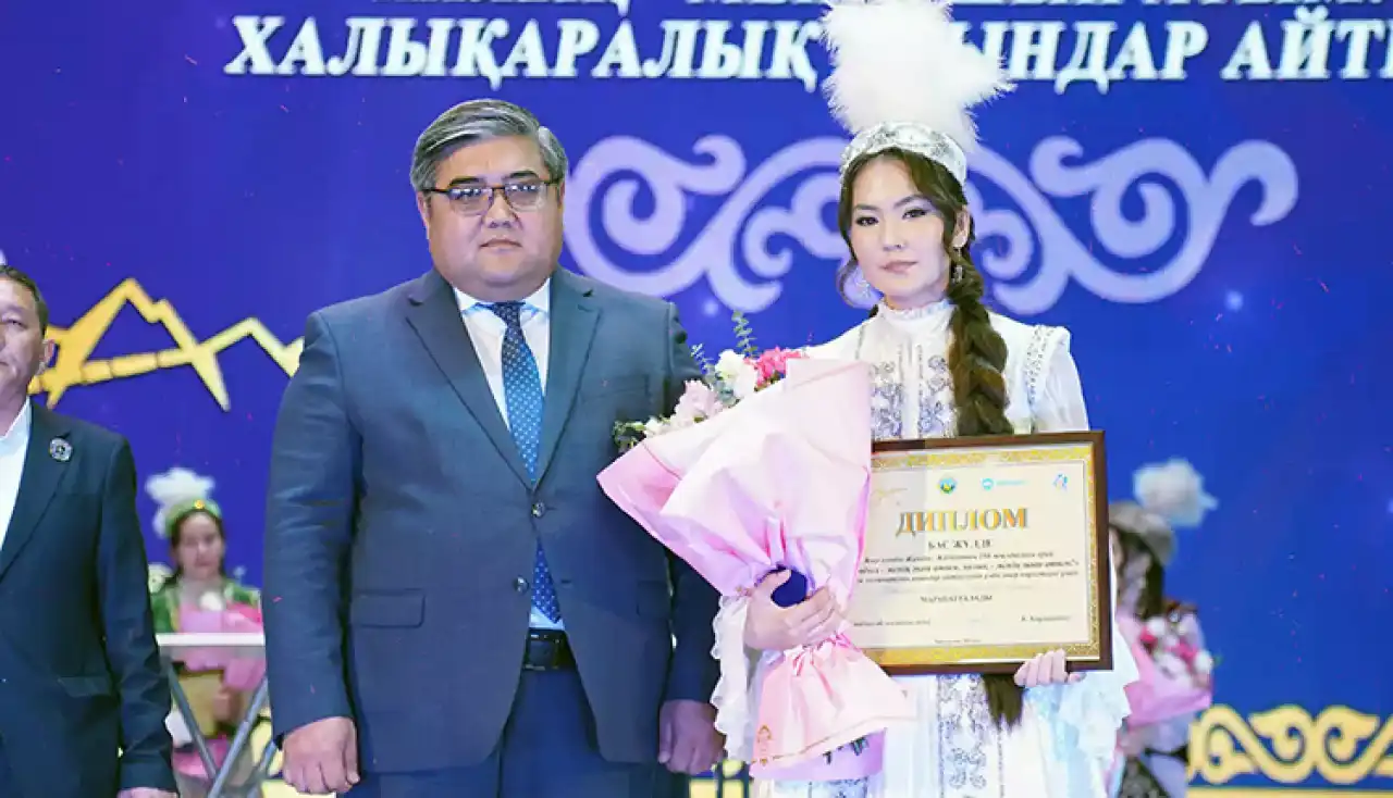 Таразда өткен халықаралық айтыс: Жамбыл мұрасы жаңа буынмен жаңғырды