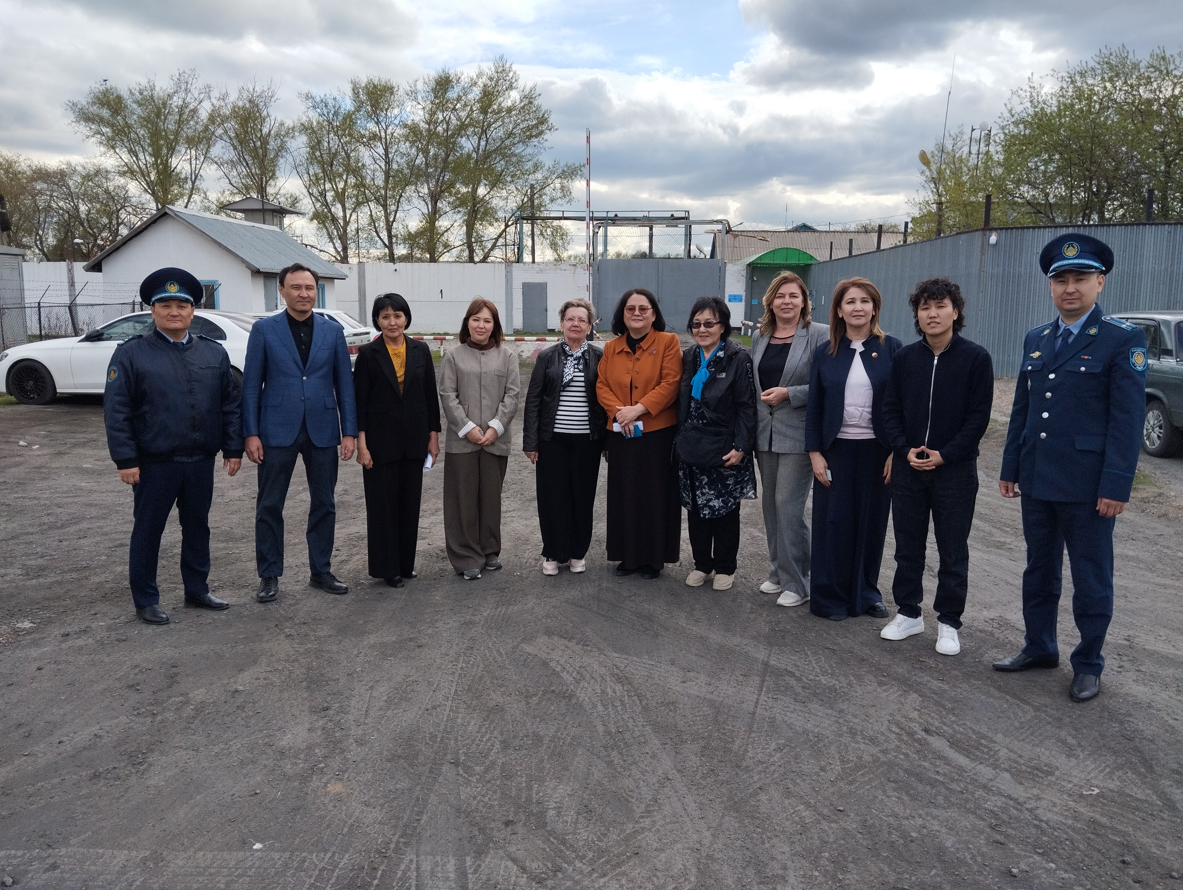 Қарағанды облысы бойынша Адам құқықтары жөніндегі уәкілдің өкілі А.Н. Тлешевтің бастамасымен Қарағанды облысының әйелдер істері және отбасылық-демографиялық саясат жөніндегі Комиссиясымен бірлесіп ҚАЖ №32 мекемесіне барды