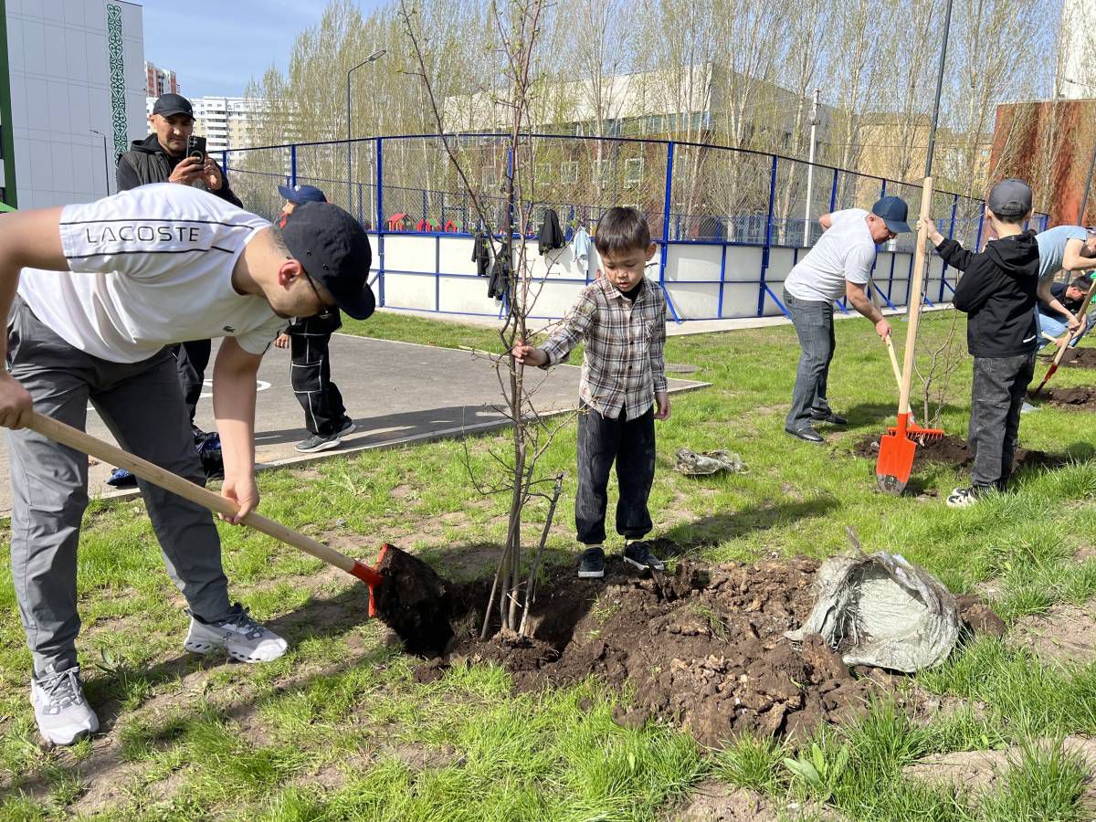«Таза Қазақстан»: Астанада «Келешек бағы – мектеп ауласын көгалдандыру» іс-шарасы өтті