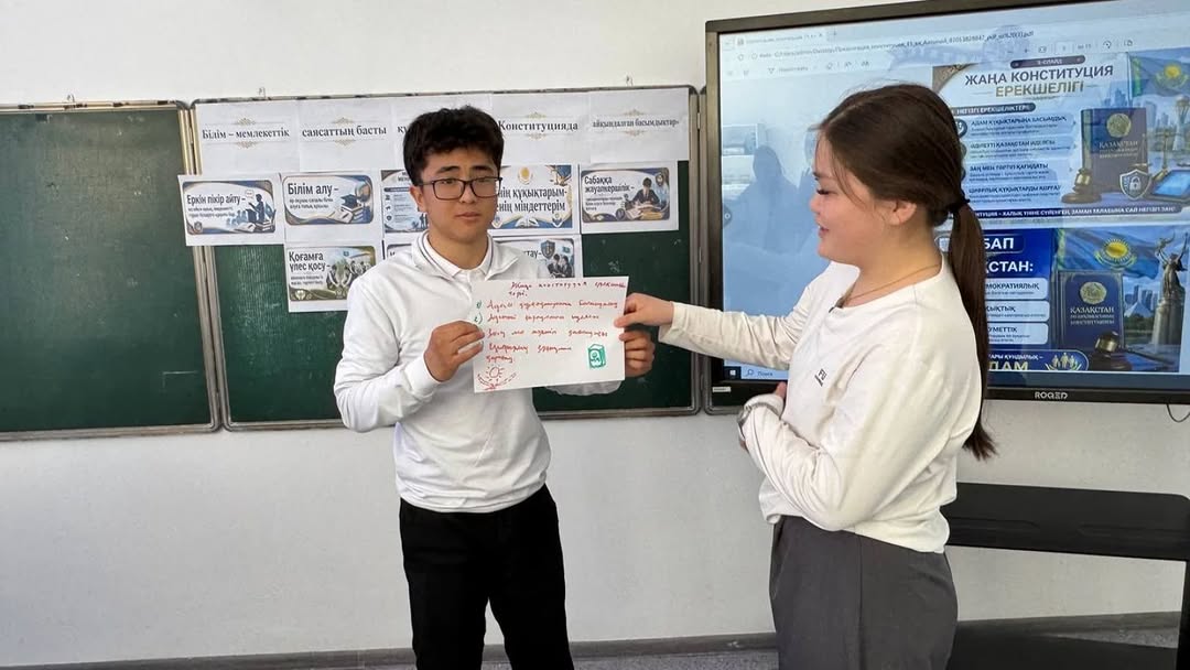 «Адал азамат» біртұтас тәрбие бағдарламасы аясында 11-сынып оқушыларына арналған бірыңғай республикалық сынып сағаты өткізілді.