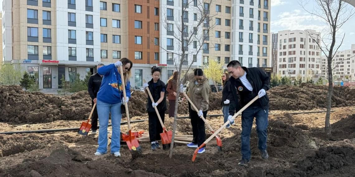 Болашаққа қамқорлық бүгіннен басталады: елорда дәрігерлер экоакция өткізді
