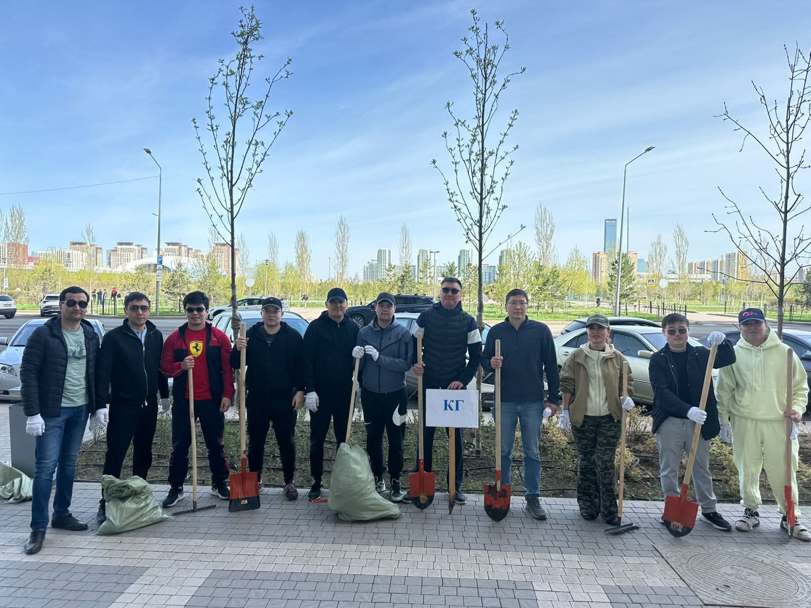 Геология комитетінің қызметкерлері жалпықалалық сенбілікке қатысты