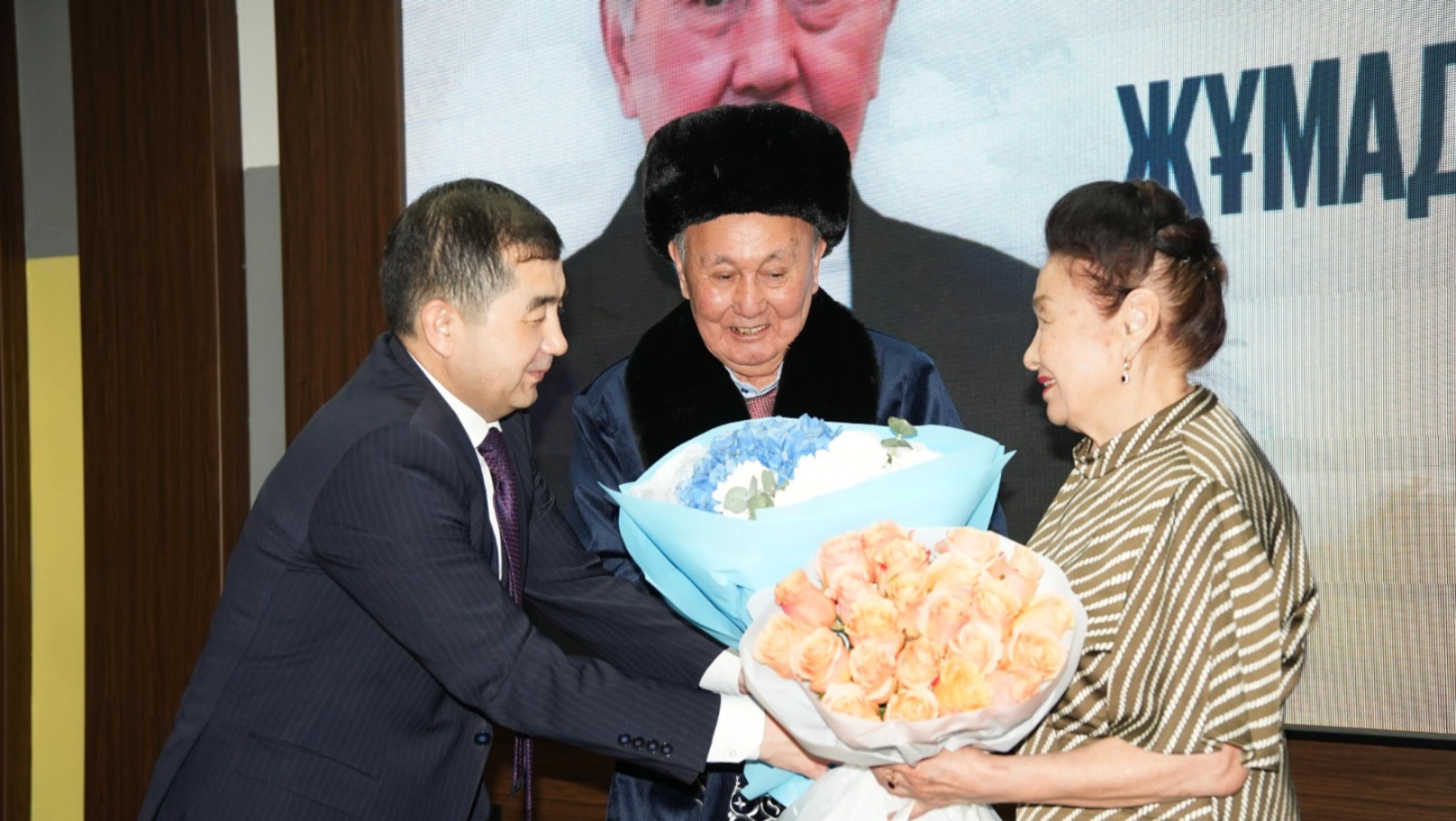 Қаламгерге құрмет: Өскеменде Жұмаділ Әділбаевтың 80 жас мерейтойына арналған тағылымды кеш өтті