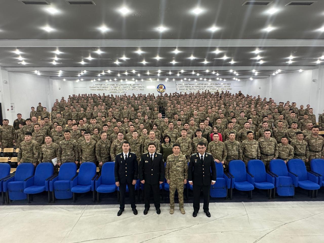 Более 800 столичных гвардейцев прошли обучение по финансовой безопасности