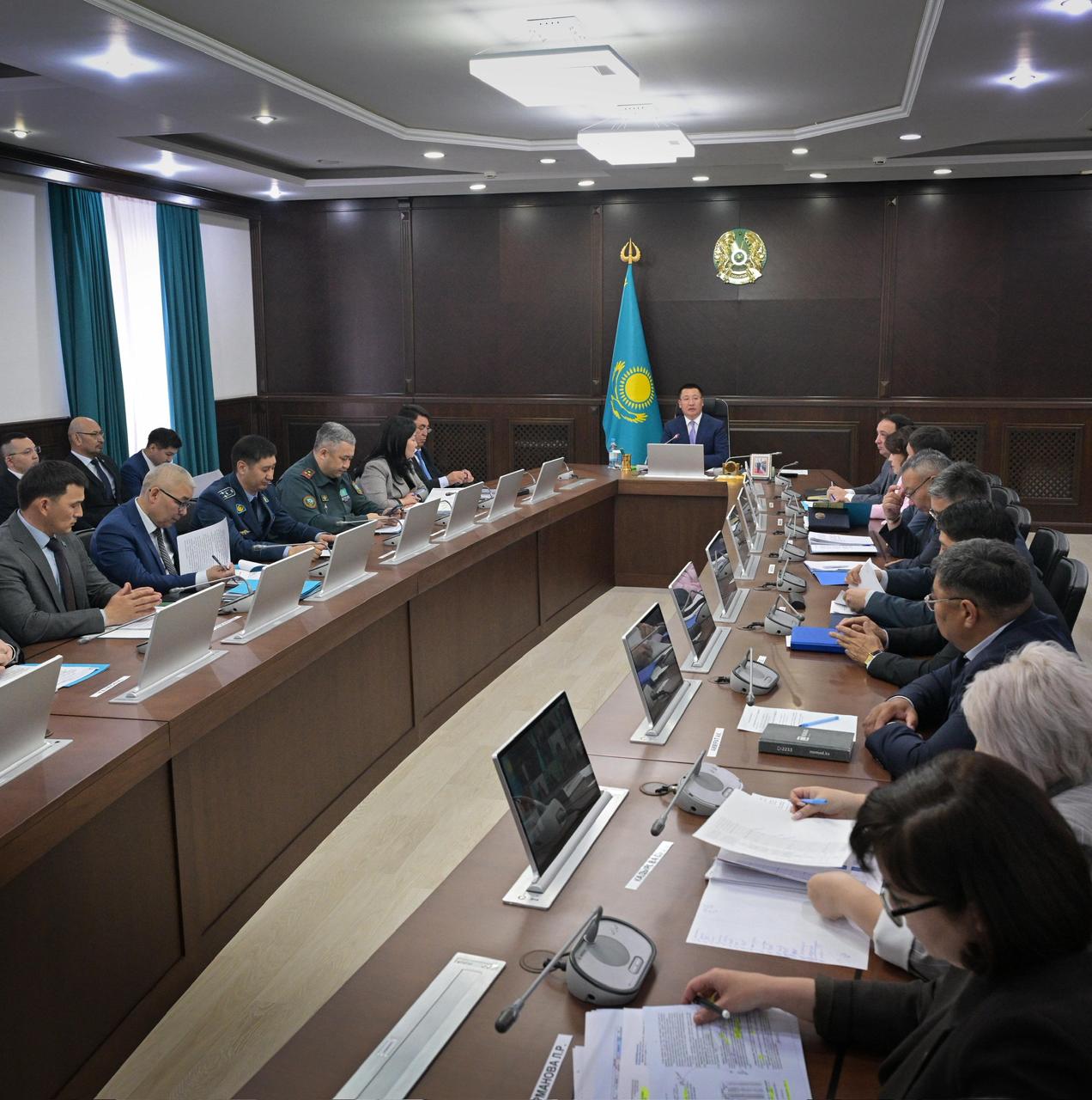 Облыс әкімдігінде 2026 жылдың I тоқсанындағы әлеуметтік-экономикалық даму қорытындылары, бюджетті игеру барысы, сондай-ақ мамыр айындағы мерекелерге дайындық мәселелері қаралды