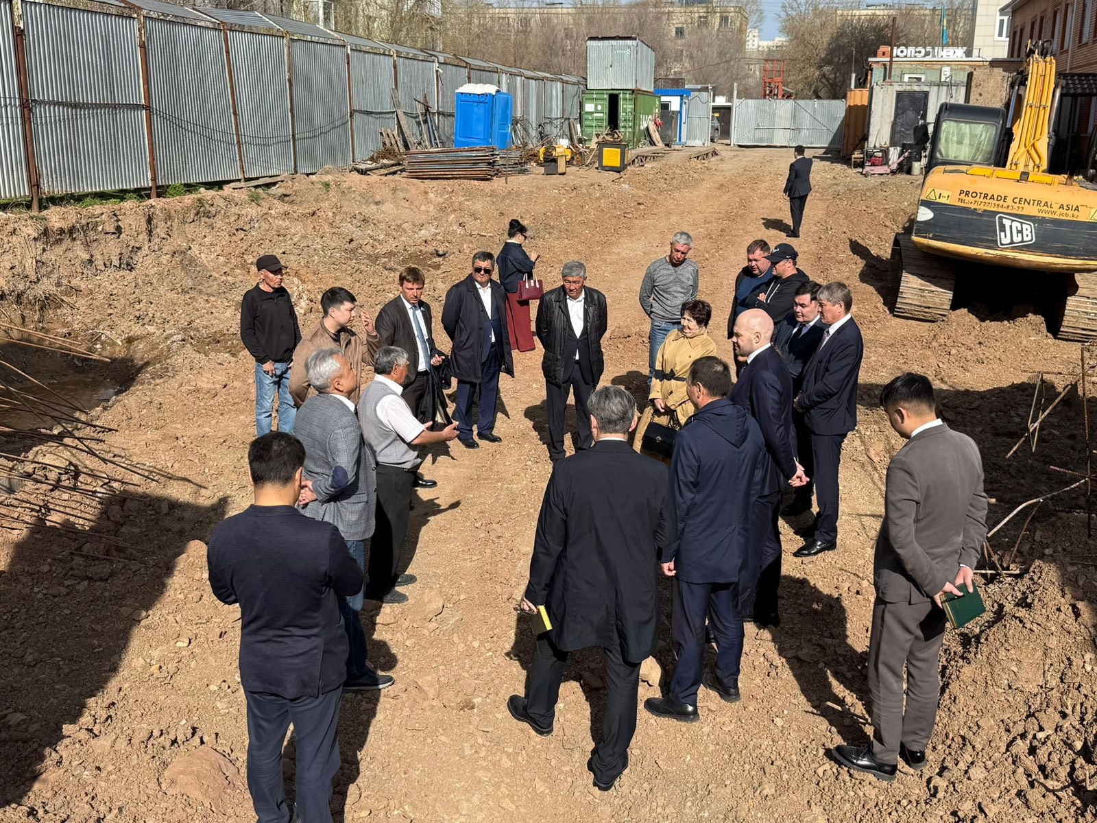 Елорда мәслихатының депутаттары №1 олимпиадалық резервтегі мамандандырылған балалар-жасөспірімдер спорт мектебіне барды (21.04.2026)