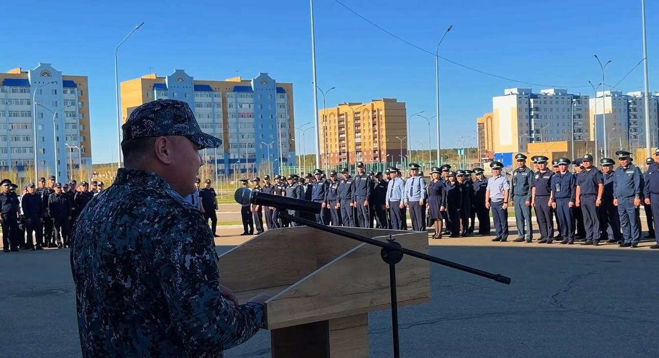 Ұмытылмас кештің үнсіз қорғаушылары: Абай облысында өткен мерекелік концертте 600-ге жуық тәртіп сақшысы қоғамдық тәртіпті қамтамасыз етті.