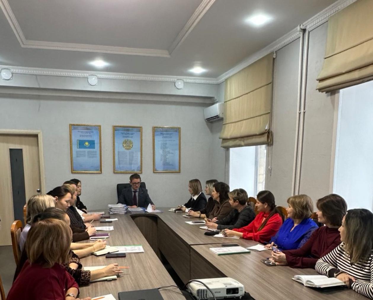 Шахтинск қаласының білім бөлімі барлық меншік нысанындағы мектепке дейінгі білім беру ұйымдарының директорларымен жұмыс кеңесін өткізді.