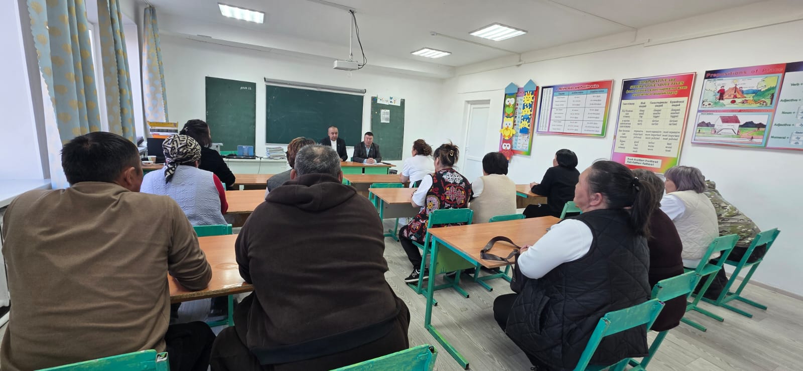 Аудандық мәслихат депутаты А.Қ.Байғонысов Жамбыл және Берел  ауылдарындағы мектеп ұжымымен кездесіп қайтты.