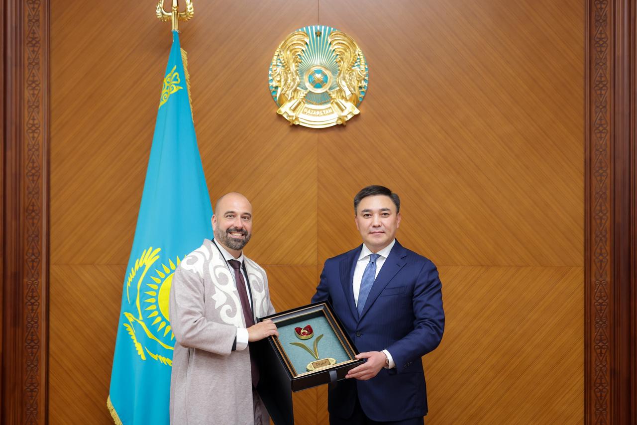 ШЫМКЕНТ КАНАДАМЕН ЫНТЫМАҚТАСТЫҚТЫ НЫҒАЙТУДА