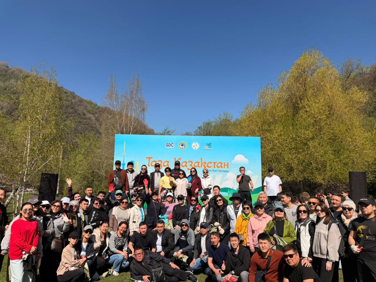 В рамках акции "Таза Қазақстан"проведены работы по благоустройству и санитарной очистке