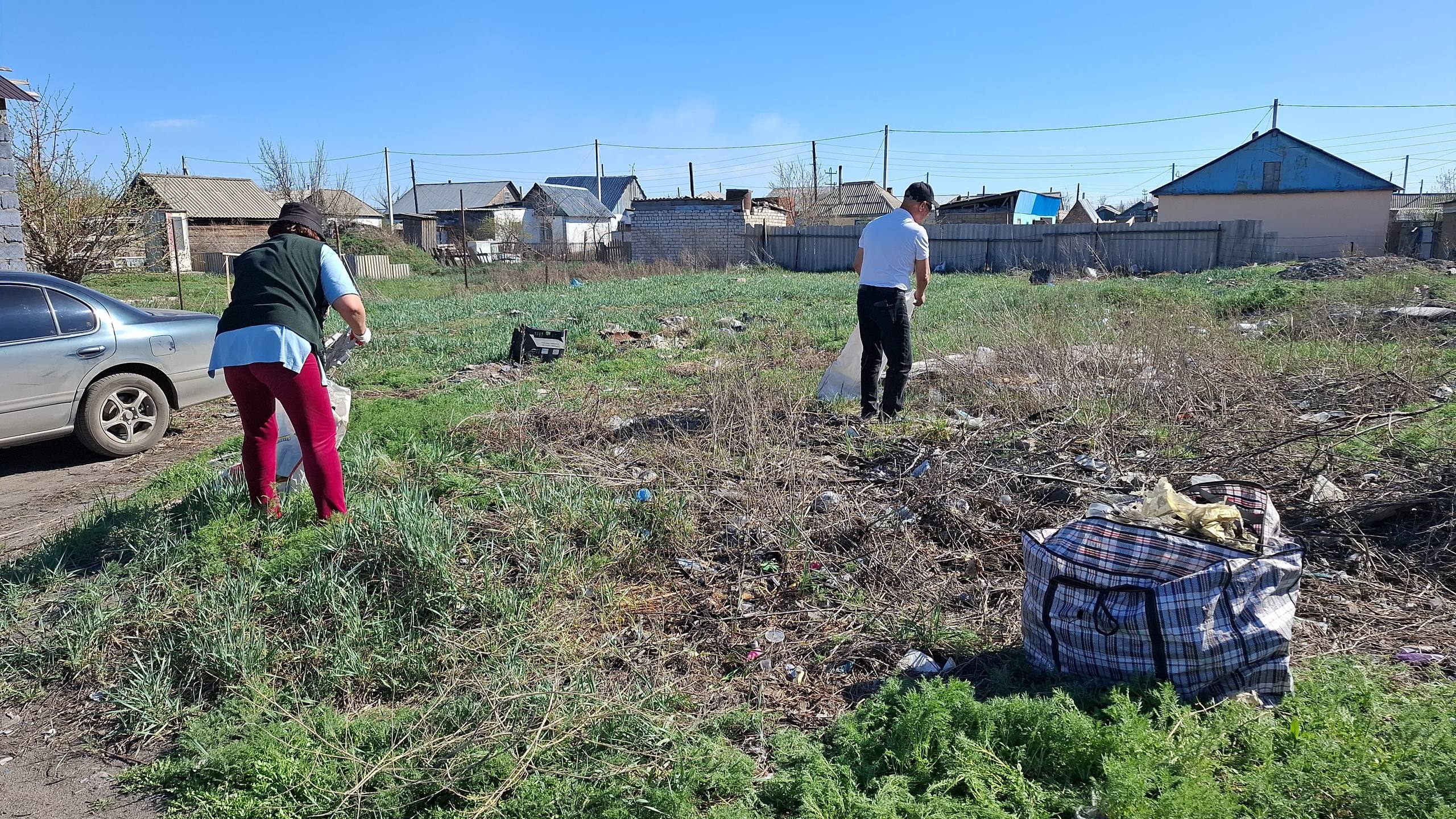 В дачном массиве Бобровка прошел субботник