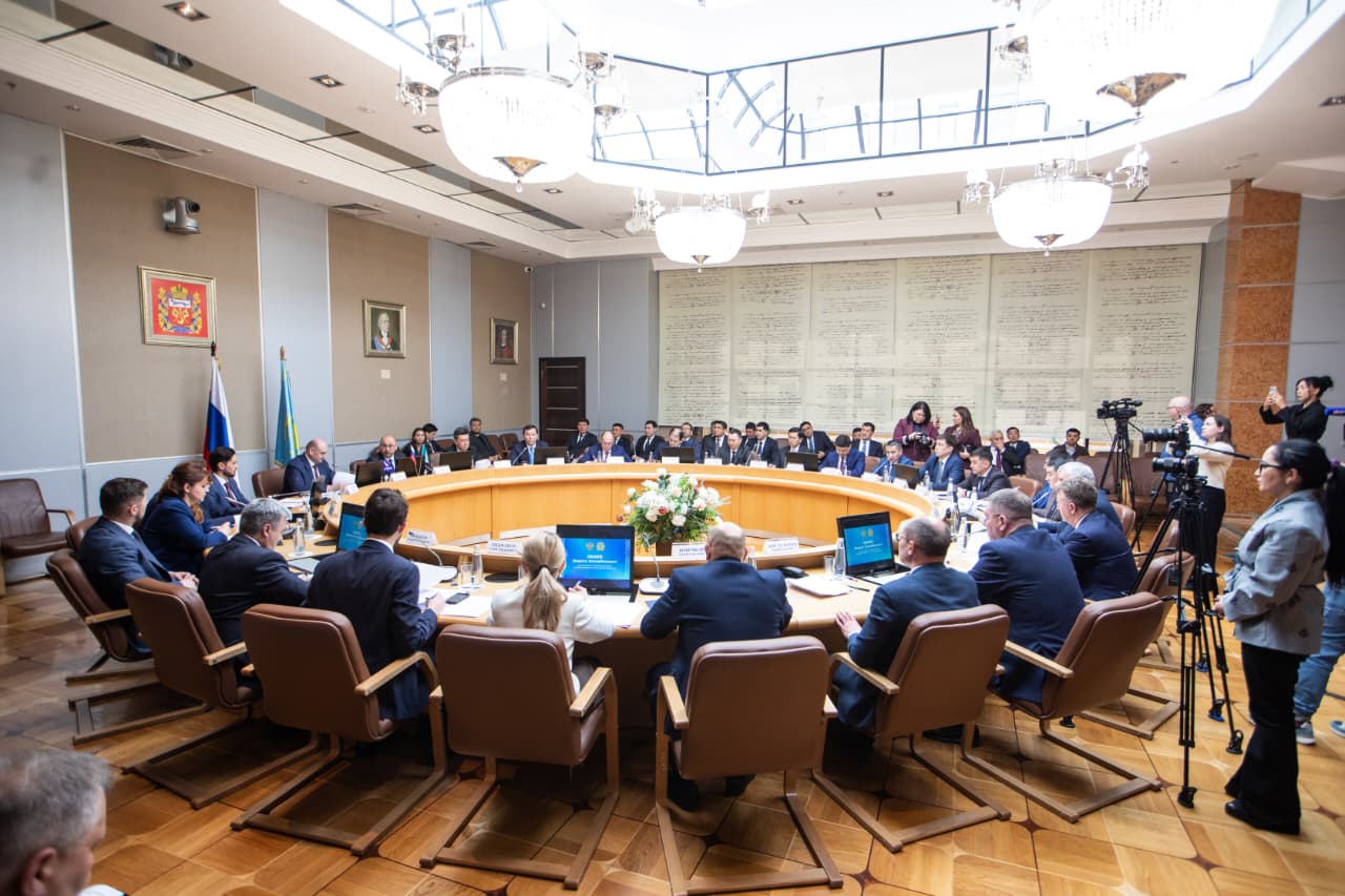 Казахстанская делегация обсудила в Оренбурге развитие транзита и логистики