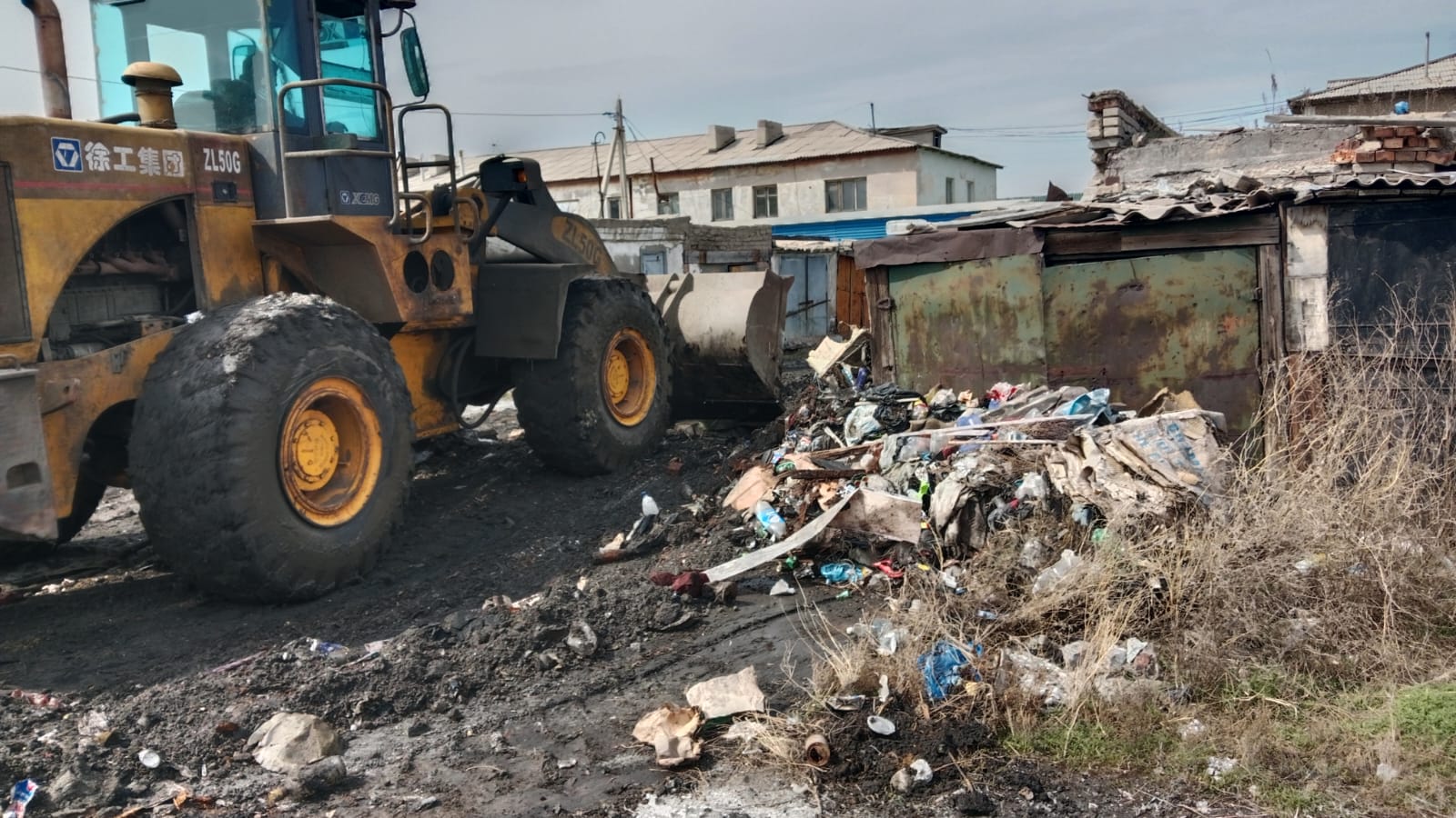 Бірқатар мекенжайлардағы аула аумақтарындағы санитарлық жағдайлардың бұзылуына қатысты