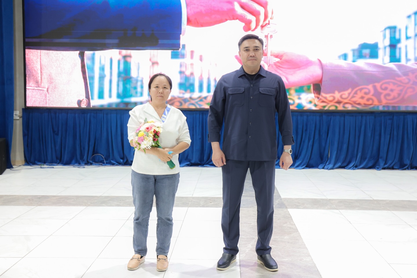 КЕЗЕКТІ ҚОНЫС ТОЙЫ: ШЫМКЕНТТЕ 15 ОТБАСЫ ПӘТЕР КІЛТІН АЛДЫ