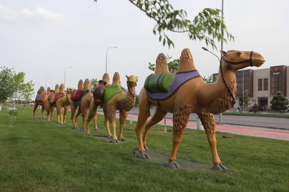 ТҮРКІСТАН ТАРИХЫН ТАНЫТАТЫН ИНСТАЛЛЯЦИЯЛАР ҚОЙЫЛУДА