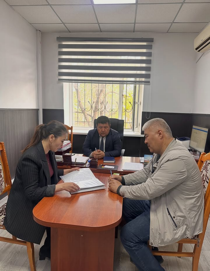 Коммерциялық емес ұйымдарды тіркеу және тіркеу қызметі саласындағы бақылау бөлімінің басшысы А. Нургалиева «Заң мен тәртіп» қағидасын іске асыру мақсатында қоғамдық бірлестіктер бойынша консультация берді.