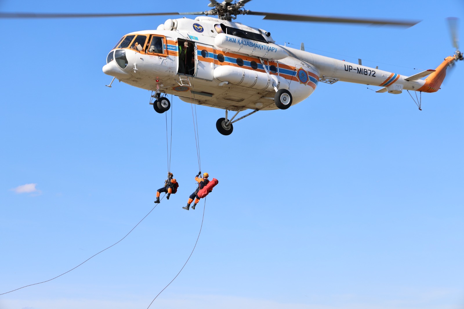 Спасатели МЧС отработали тушение условного лесного пожара с применением авиации