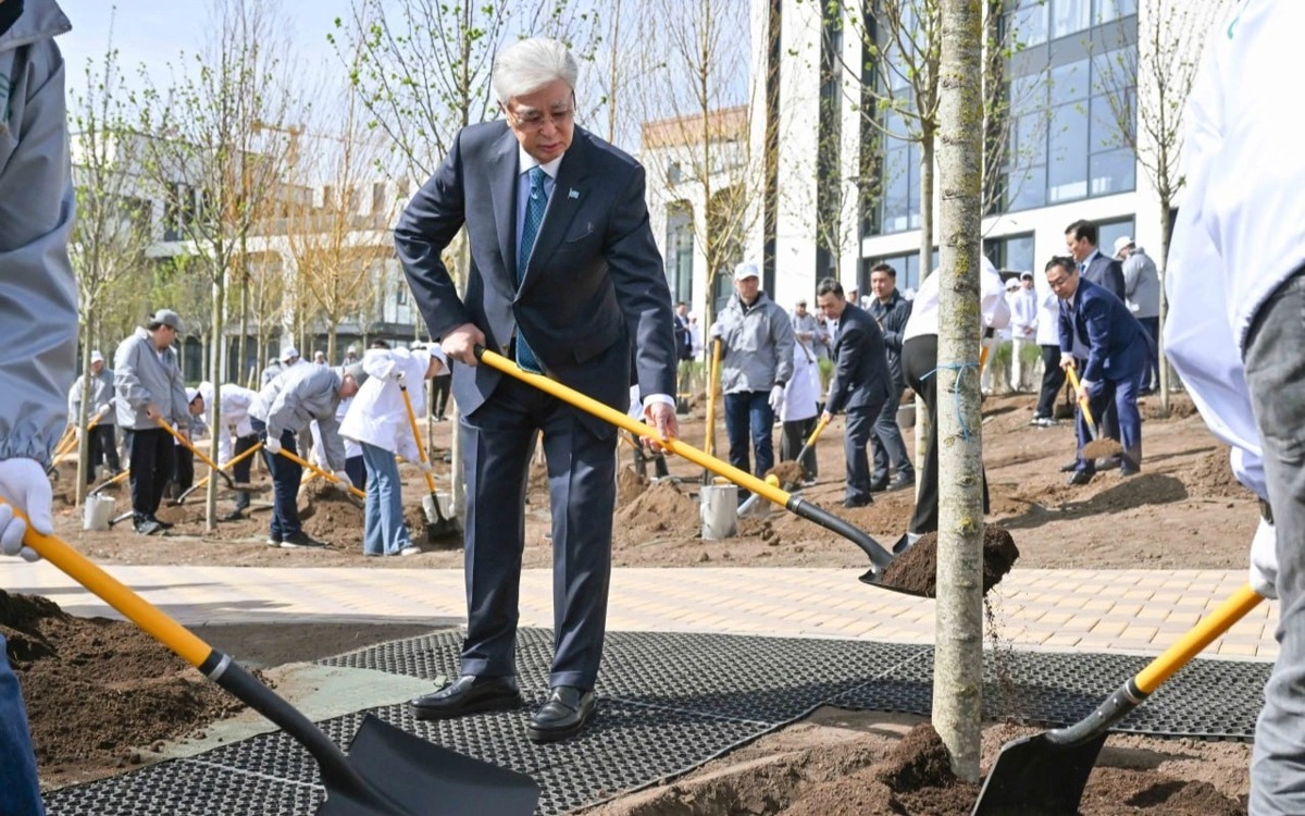 Мемлекет басшысы «Таза Қазақстан» республикалық экологиялық акциясына қатысты