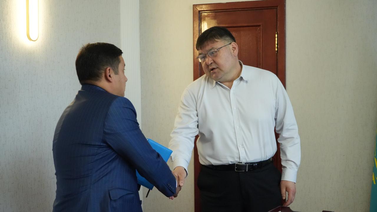 Шардара қаласының жаңа әкіміне негізгі басым бағыттар жүктелді!!