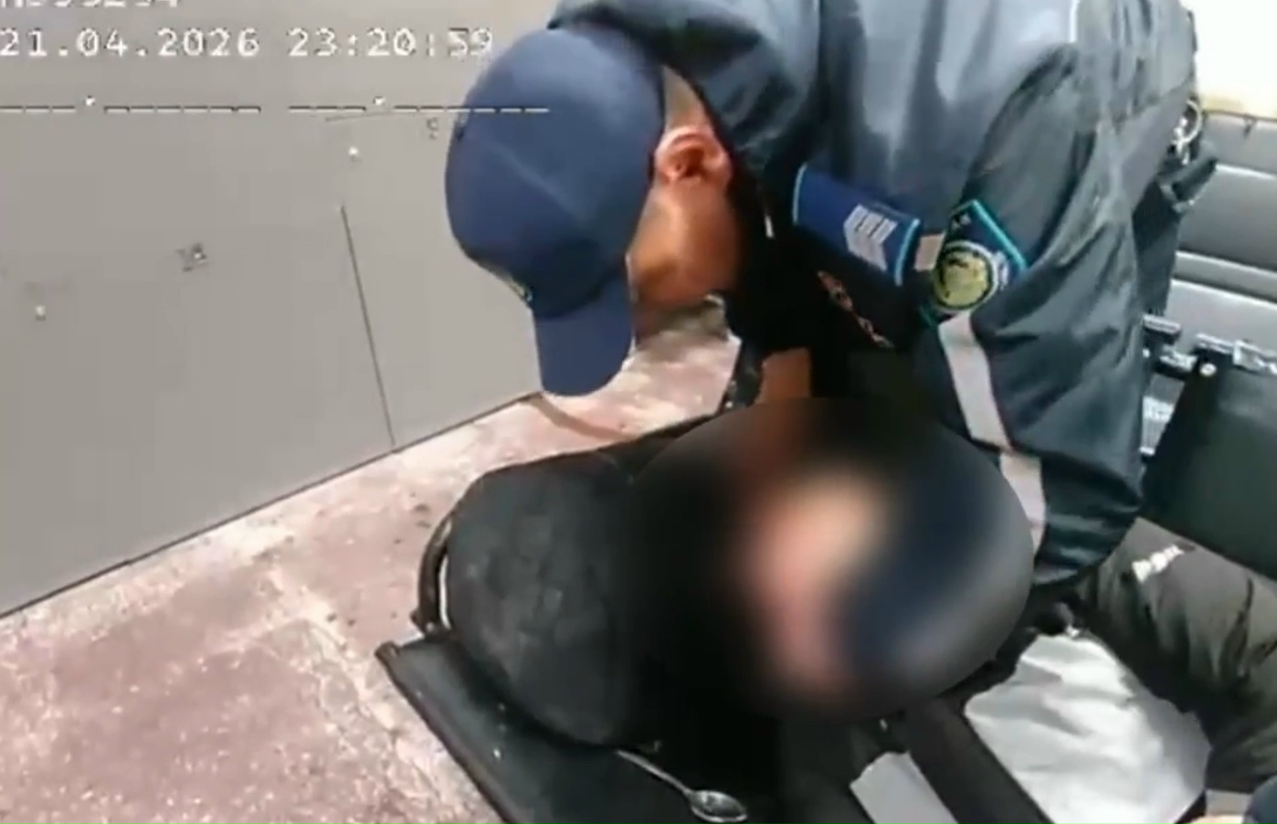 Көлік полицейлері азаматқа жедел көмек көрсетті